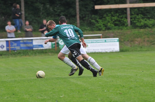 通过弱侧的 通过弱侧的